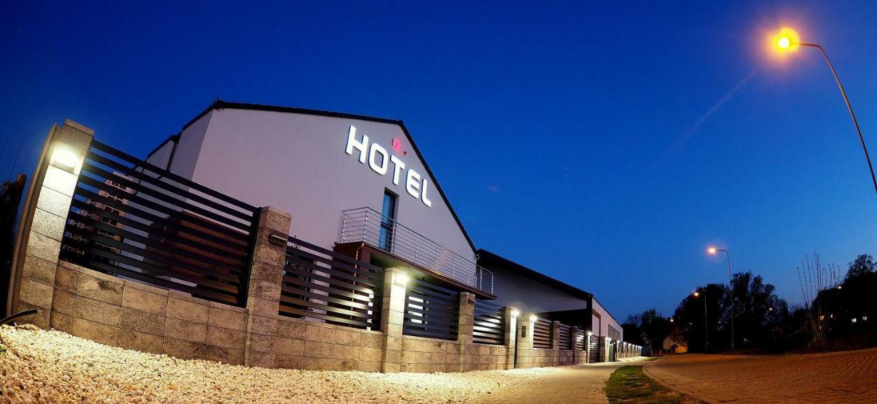 Hotel Sjesta โนวาซูล ภายนอก รูปภาพ